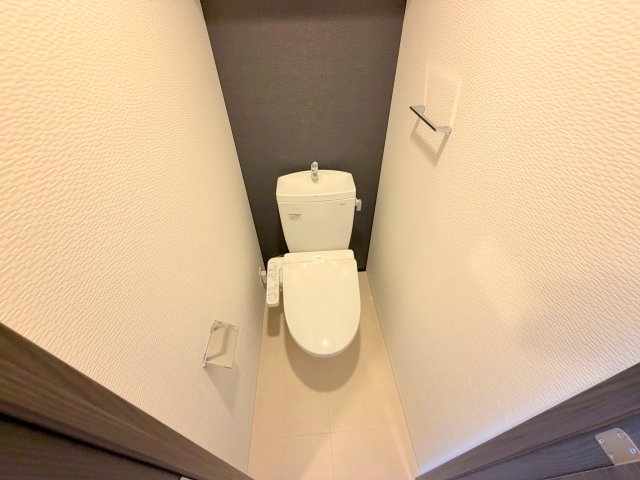 トイレ　綺麗なトイレにはウォシュレット標準装備です。