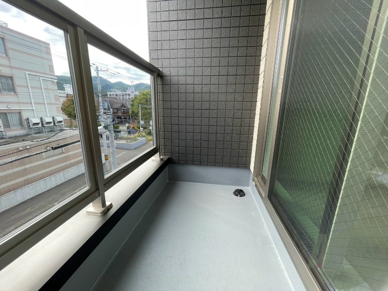 バルコニー　バルコニーです。洗濯物を干したり一息ついたりできますね！