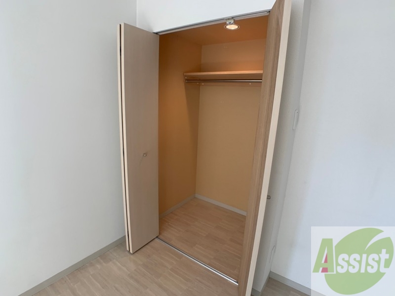 収納　寝室の収納です。部屋がすっきり片付きます。