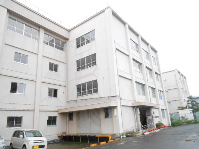 中学校　仙台市立七北田中学校（中学校）まで425m