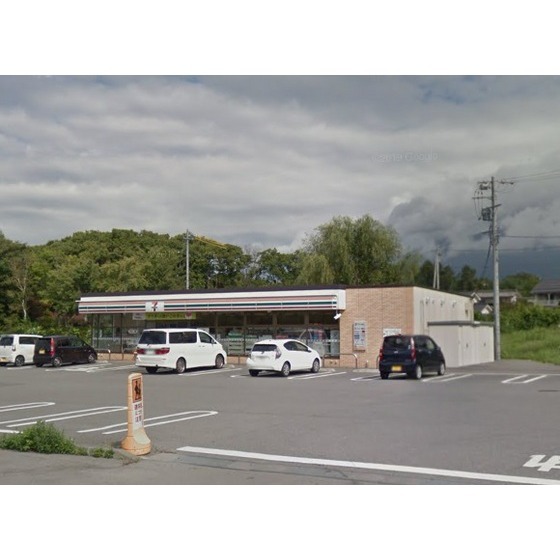 コンビニ　セブンイレブン御代田草越店（コンビニ）まで729m