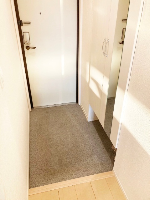 玄関　同物件別部屋