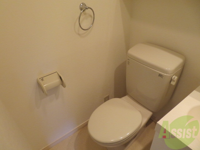 トイレ　こちらはトイレです。清潔感があり、安心して使用できます。