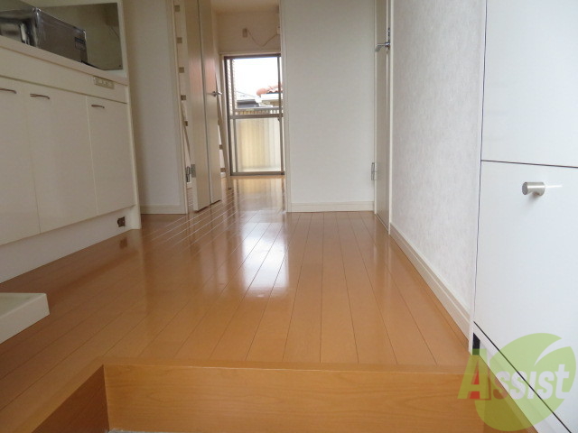 玄関　玄関から見た景色はこちらです。イメージできますか。