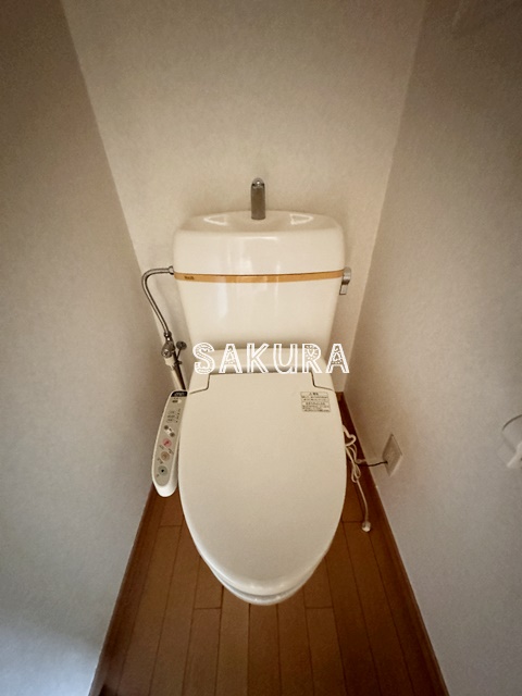 トイレ　嬉しい温水洗浄便座♪