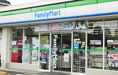 コンビニ　ファミリーマート 八丁堀三丁目店（コンビニ）まで155m