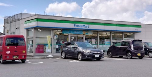 コンビニ　ファミリーマート 千葉仁戸名店（コンビニ）まで577m