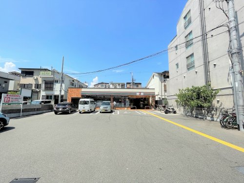 コンビニ　セブンイレブン 豊中服部本町1丁目店（コンビニ）まで371m