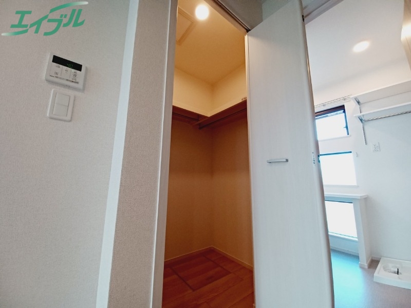 収納　同型参考写真