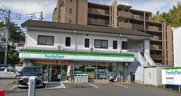 コンビニ　ファミリーマート（コンビニ）まで455m