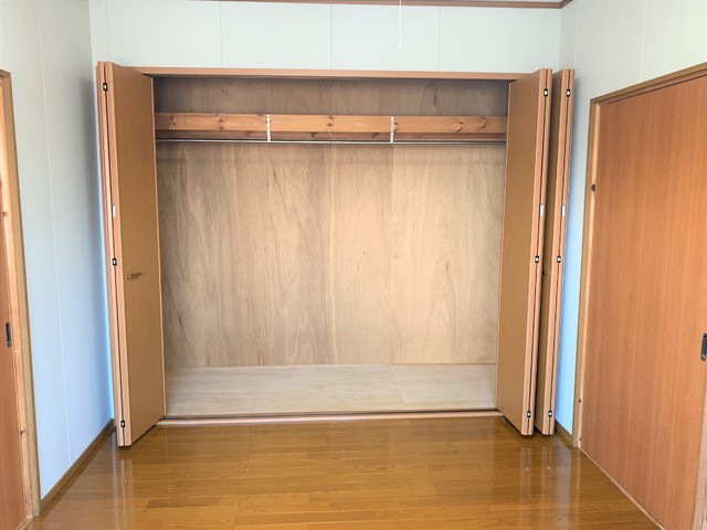 収納　クローゼット（２Ｆ洋室６帖）