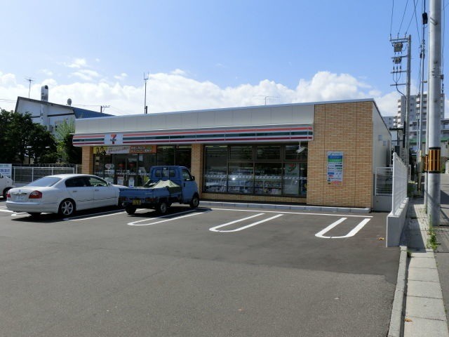 コンビニ　セブンイレブン函館花園町店（コンビニ）まで529m