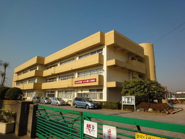 小学校　八木郷小学校（小学校）まで215m