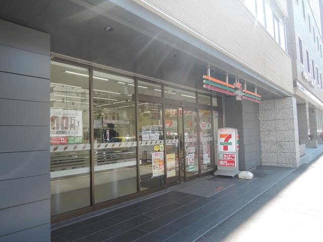 コンビニ　セブンイレブン赤坂8丁目店（コンビニ）まで775m