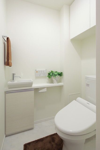 東京メトロ千代田線 赤坂駅 徒歩5分 11階建 築14年のトイレ写真