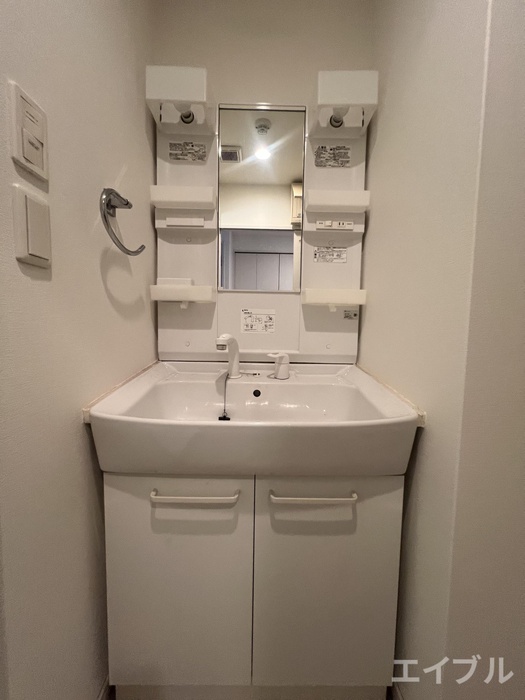 洗面設備　※別のお部屋の写真になります。