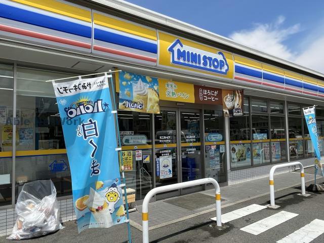 コンビニ　ミニストップ長久手岩作店（コンビニ）まで456m