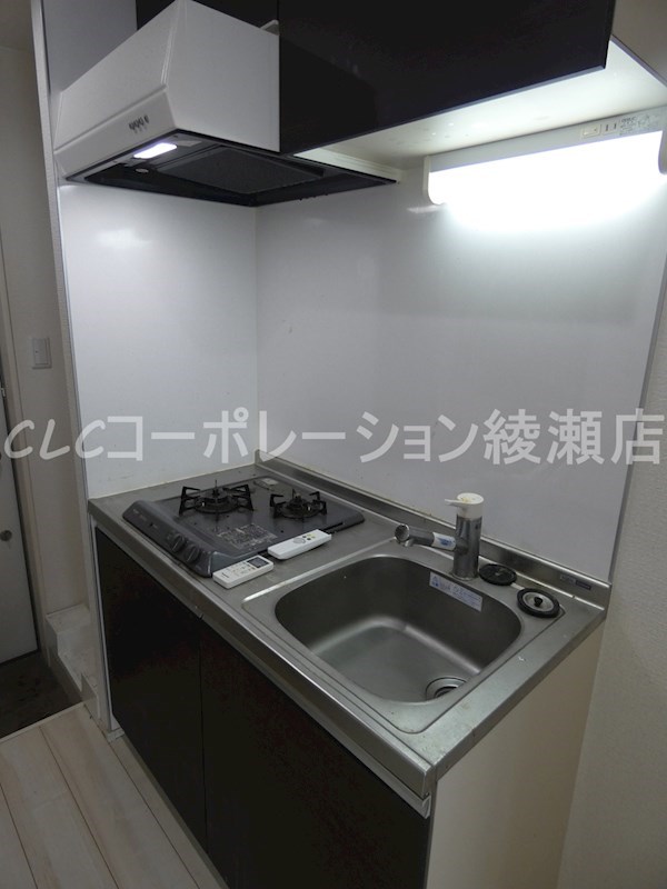 東武伊勢崎線 梅島駅 徒歩7分 3階建 築9年のキッチン写真