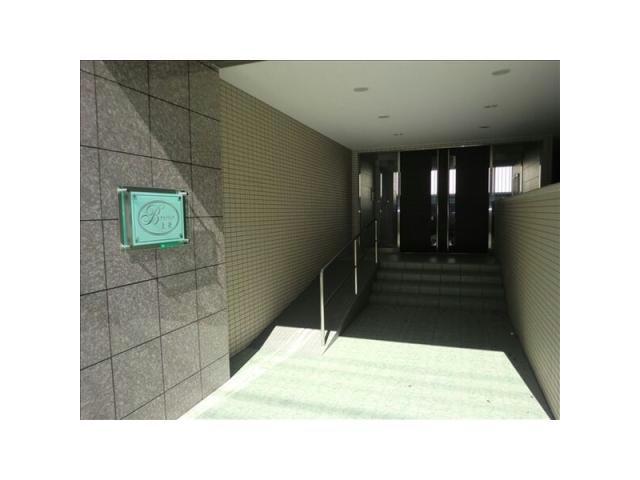 地下鉄東山線 本郷駅 徒歩6分 3階建 築16年の外観写真