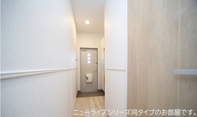 ヒルサイドAの玄関写真