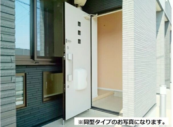 地下鉄鶴舞線 庄内通駅 徒歩17分 3階建 築5年の玄関写真
