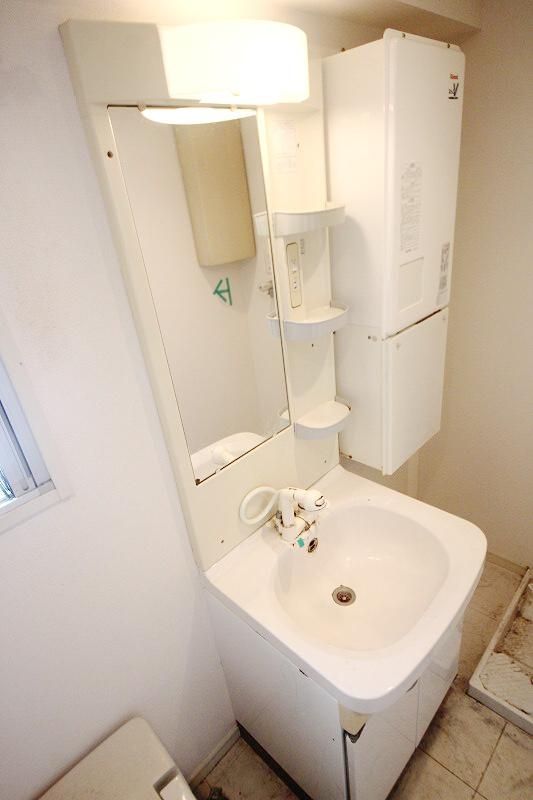都営三田線 巣鴨駅 徒歩5分 6階建 築23年の内装写真
