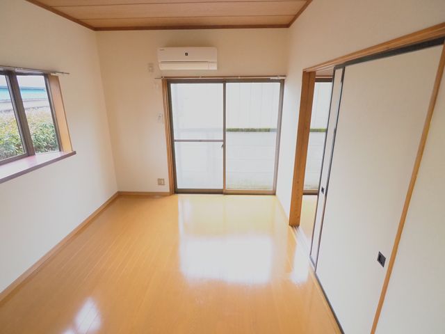 コーポ森笠B棟の居間写真