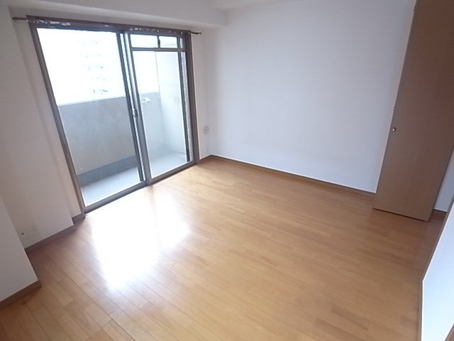 プレサンス神戸みなと元町の居間写真