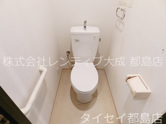 地下鉄今里筋線 関目成育駅 徒歩1分 9階建 築17年のトイレ写真