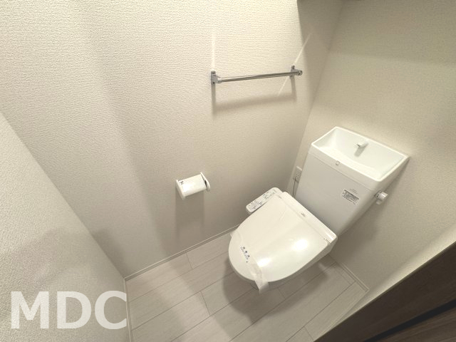 ＪＲ高徳線 佐古駅 徒歩18分 3階建 築3年のトイレ写真