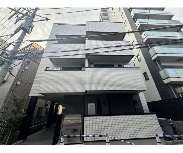 建物外観　４階建ての賃貸マンション