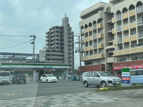 コンビニ　ファミリーマート 昭和橋通二丁目店（コンビニ）まで411m