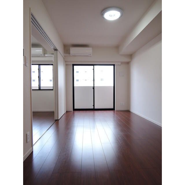 居室・リビング　写真は同タイプ住居です。