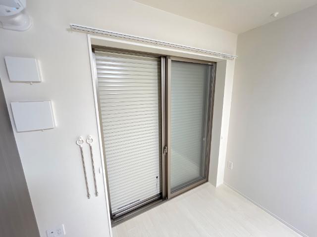 その他　窓シャッター、複層ガラス