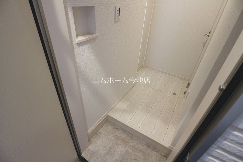 玄関　玄関　シューズボックス充実