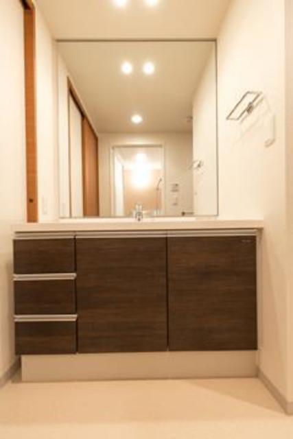 洗面設備　※写真は同タイプ住戸です。