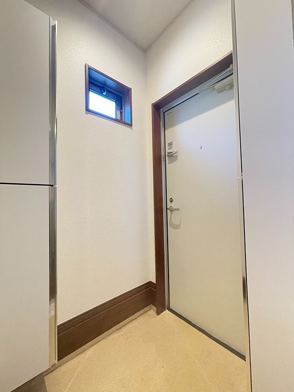 CIS滝山町の玄関写真