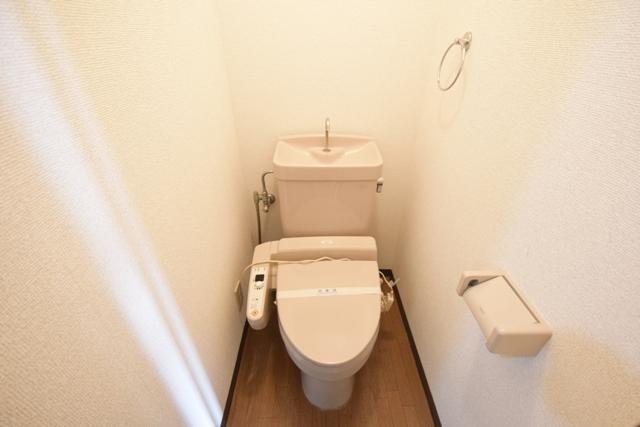 KMマンション八幡駅前のトイレ写真
