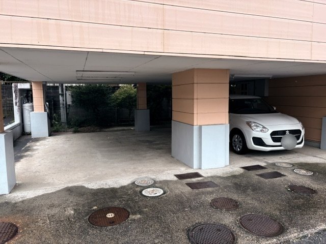 駐車場　駐車場