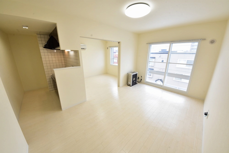 地下鉄東豊線 美園駅 徒歩7分 4階建 築8年の居間写真