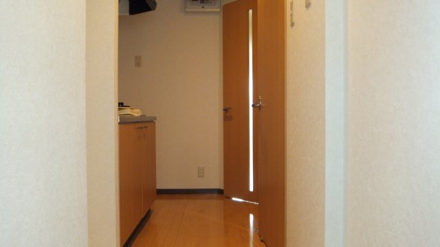 玄関　エアコン完備です