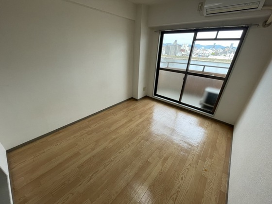 居室・リビング　※別部屋の写真です