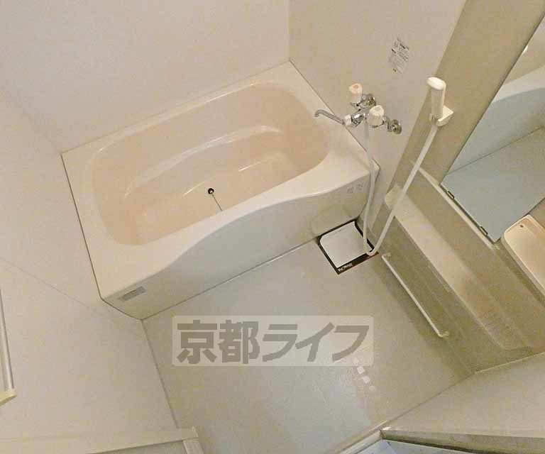 バス・シャワールーム　浴槽が広いです。