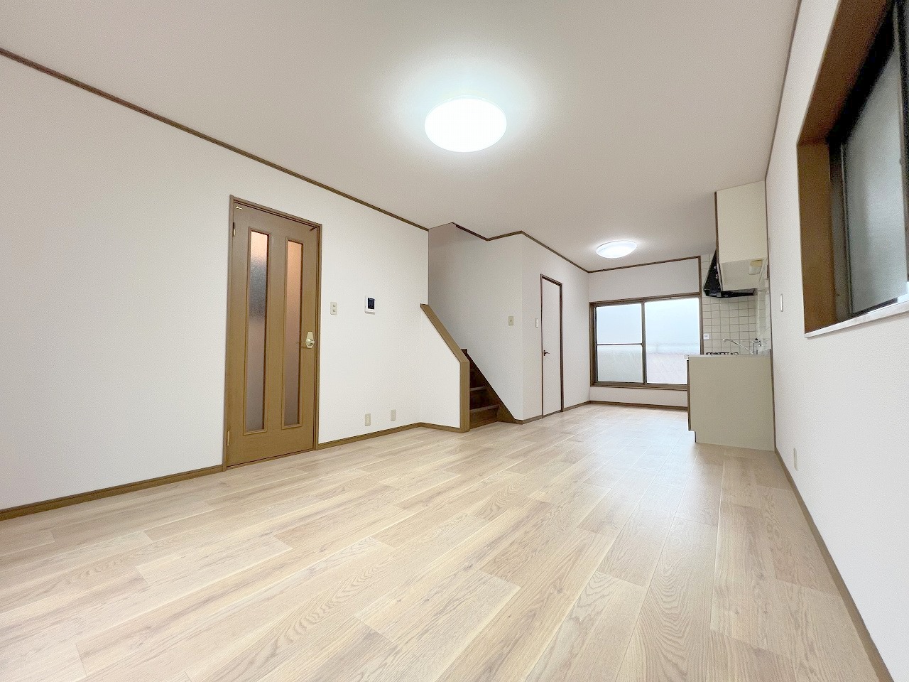 近鉄奈良線 鶴橋駅 徒歩9分 3階建 築29年の居間写真