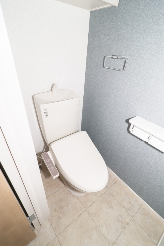 ＪＲ八高線 北藤岡駅 徒歩7分 2階建 築5年のトイレ写真