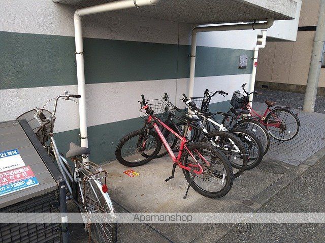 レオパレス大倉山エクレールの外観写真