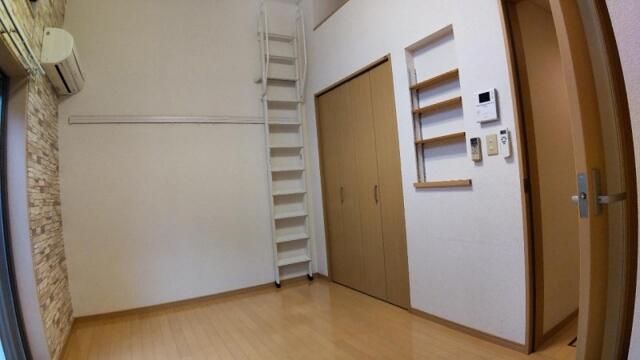 プラナス保土ヶ谷の居間写真