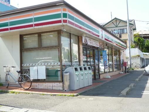 コンビニ　セブンイレブン 富里日吉倉店（コンビニ）まで250m