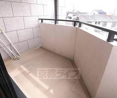 バルコニー　変わった形のオシャレなバルコニー。
