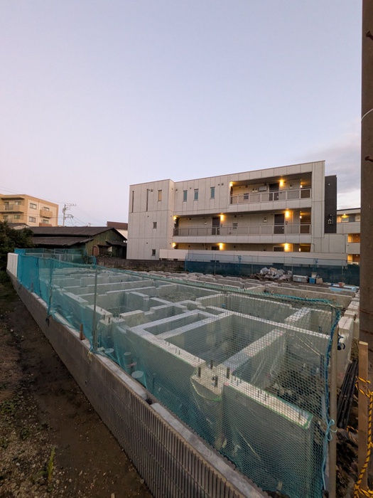 建物外観　建築中